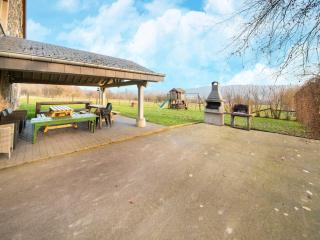 Test Property Beautiful holiday home near Vielsalm with rural view - 7