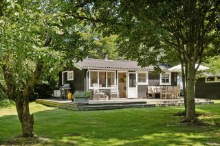 Authentic Wooden House With Wild Garden - 0