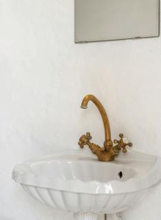 Historic House On A Hill - 6