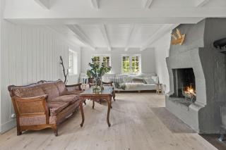 200-Year-Old House By The Southern Archipelago - 6