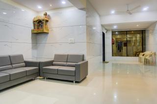 Hotel O Laxmi Kuber - Surat - 0