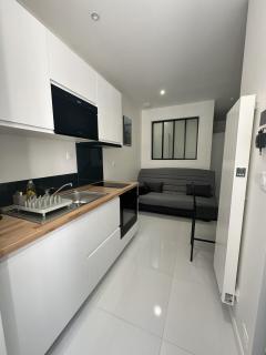 La cour des anglais, centre ville, LR106 - 0