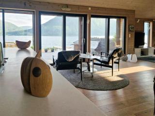 Seaside Cabin With Panoramic Views In Alvundfjord - Ålvundeid - 9
