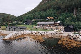 Seaside Cabin With Panoramic Views In Alvundfjord - Ålvundeid - 0