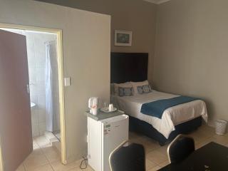 C'est Si Bon Accommodation at 53 Van Heerden Mokopane - Mokopane - 7