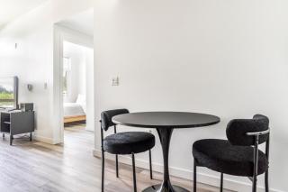 Blueground Downtown rooftop nr Marymoor Park SEA-896 - 4