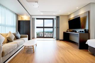 The Hotel Sokcho by Best Western Signature Collection - 8
