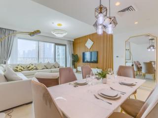 TRPS - Downtown Views II Tower 2, Downtown Dubai - 3BR plus Maids - Burj Khalifa View - Walk to Dubai Mall - 4