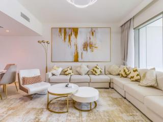 TRPS - Downtown Views II Tower 2, Downtown Dubai - 3BR plus Maids - Burj Khalifa View - Walk to Dubai Mall - 7