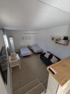 Apartment located near the beach - 0