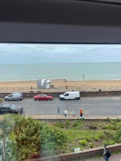 "The Quirky" Seafront Apartment - 6
