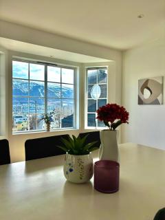 Modern and Stunning House View - 6