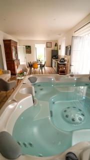 Maison L, Jacuzzi intérieur et Piscine - 9
