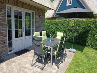 Holiday home by the nature reserves - Sint Maartenszee - 9