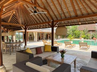 Luxury Villa with Pool, Yoga, Jungle activities & Surf near Balian Beach - 0