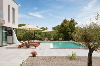 Villa KM 5 Bedroom with pool and garden - 8
