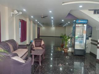 Hotel Regal Heights - 7