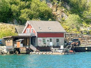 4 person holiday home in Urangsvåg-By Traum - Ervik - 1