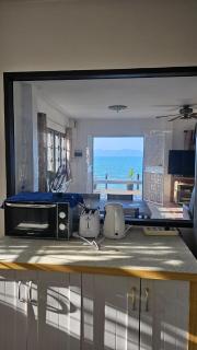 2Bedrooms Beachfront House with Fast WIFI - 4