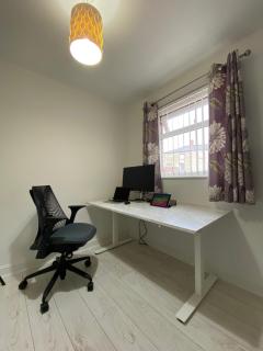 3 Bedroom Terraced House with Free Parkings, Close to City Centre and Transportation Links, at Gateshead, Newcastle upon Tyne - 7