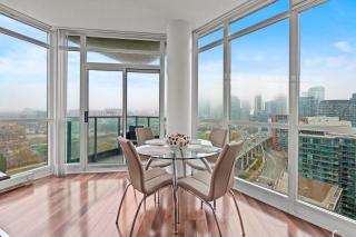 Downtown Condo with Picturesque View - 5