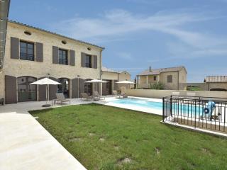 Sunny Villa Retreat in Uzès - 4