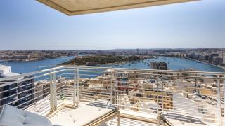 16th Floor with Pool & 180 Sea Views by QuickTrips - 1