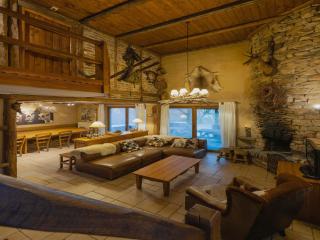 Chalet Retreat with Sauna - 5