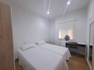 Habitación 2º IZQ H3 - Vigo - 0