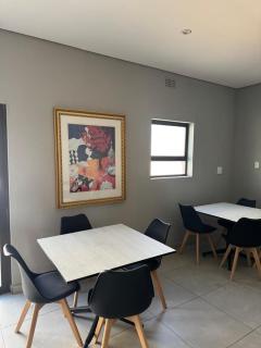 GlowtiAirbnb - Centurion - 9