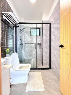 Smart elegant three bedroom apartment with swimming pool fully equipped gym children playground and great breathtaking views - 6