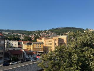 Bright modern apartment, 100m from Sarajevo City Hall & Old Town - Sarajevo - 5