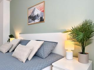 Bright modern apartment, 100m from Sarajevo City Hall & Old Town - Sarajevo - 1