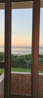 Breezy Seaview- On the Beach - Amanzimtoti - 7