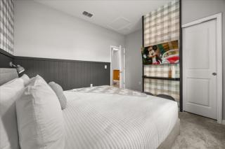 8 Bedrooms 6 Bathrooms Windsor Cay 15914Cc - 2