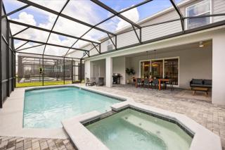 8 Bedrooms 6 Bathrooms Windsor Cay 15914Cc - 1