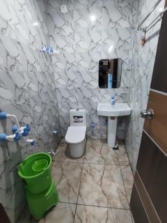 Jai Shree radhay Krishna dham hotel - 8