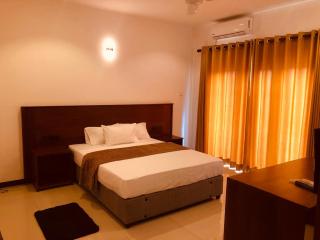 Athupura Hotel - - 6