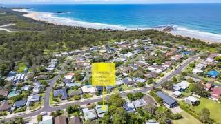 Sandy Beach Bungalow - Female Fruit Pickers Boutique Hostel Accomodation - - 0