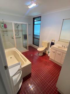Sandy Beach Bungalow - Female Fruit Pickers Boutique Hostel Accomodation - - 2