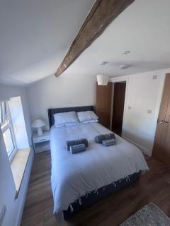 4 Bedroom- 5 Bathroom Central Builth Townhouse - Builth Wells - 1