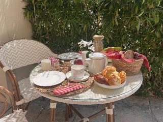 Mas de la Calade Bed & Breakfast - 7