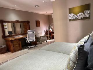 Meyers Guesthouse - Jwaneng - 2