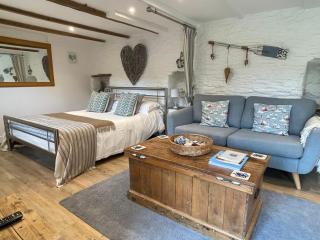 Unique Thatched Retreat near Salcombe and Beaches - 3