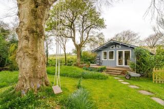 Beech Hut - a streamside family escape near Salcombe and Beaches - 9