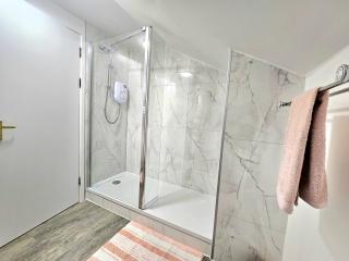 One Bed Holiday Home in the Heart of Inverness - Inverness - 2