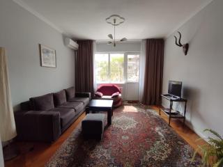 Top Center Apartment 7 - 9