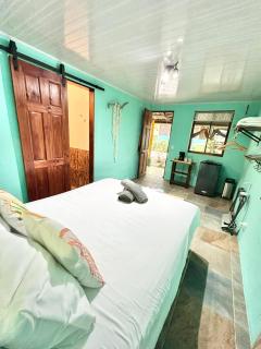 Boutique Rooms River Front at La Junta - Dominical - 5