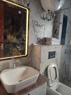 3 bed 3 bath home in Gurugram golf course road - 9