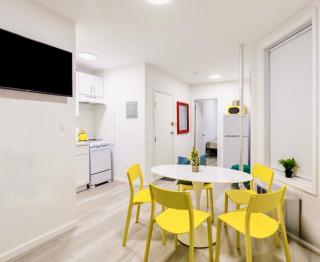 Homelike suites in the heart of China Town - 3